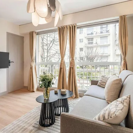 Ideal Parisian Close To Montparnasse Paris