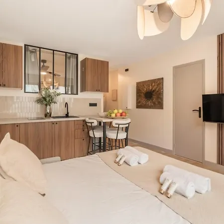 Ideal Parisian Close To Montparnasse Paris